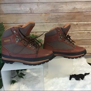 NWOT Timberland Hiking boots.